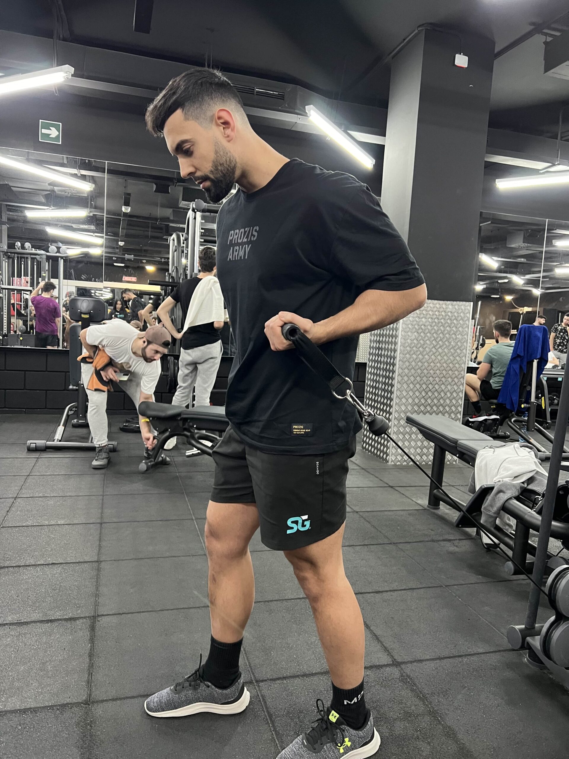 Curl bayesian en polea baja para biceps