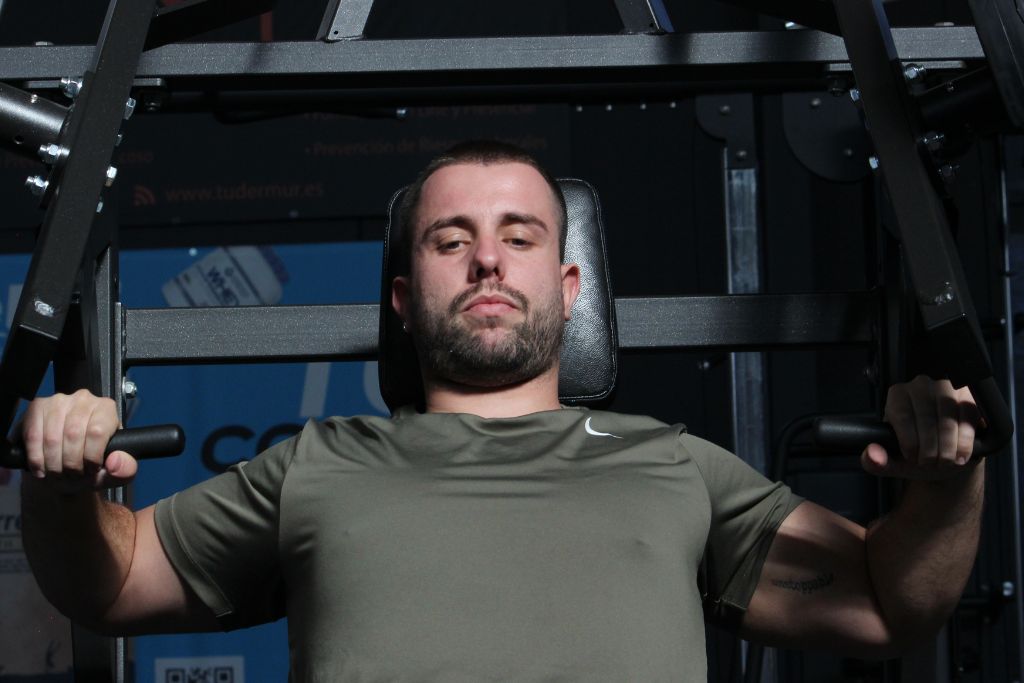 que grupos musculares entrenar juntos